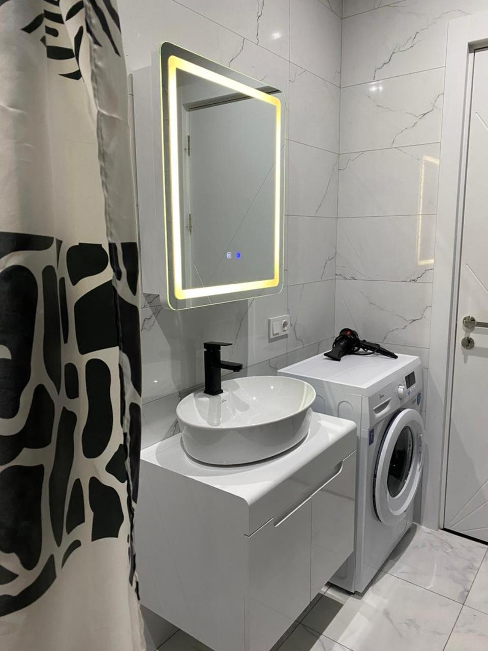 Apartment - "Exclusive" Тбилиси Екстериор снимка