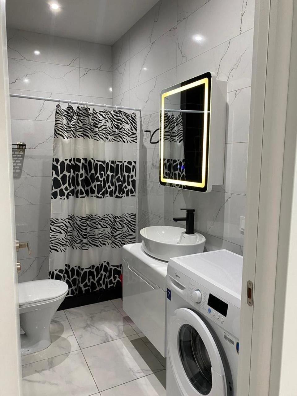 Apartment - "Exclusive" Тбилиси Екстериор снимка